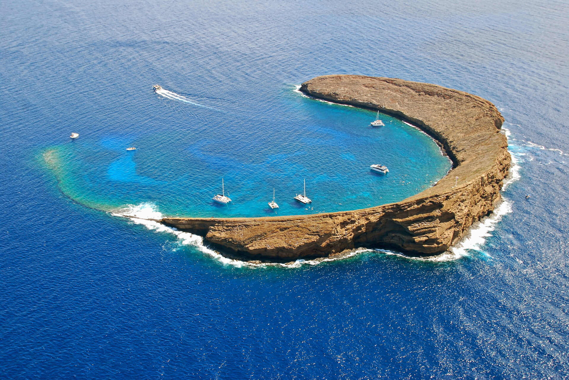 maui crescent island snorkeling