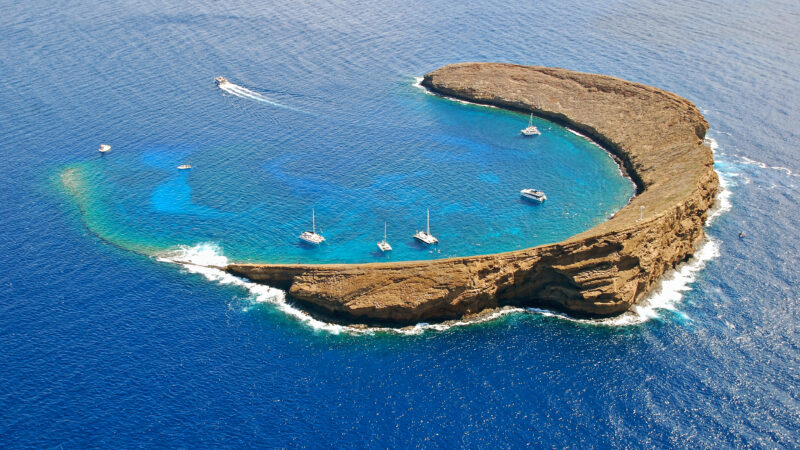 maui crescent island snorkeling